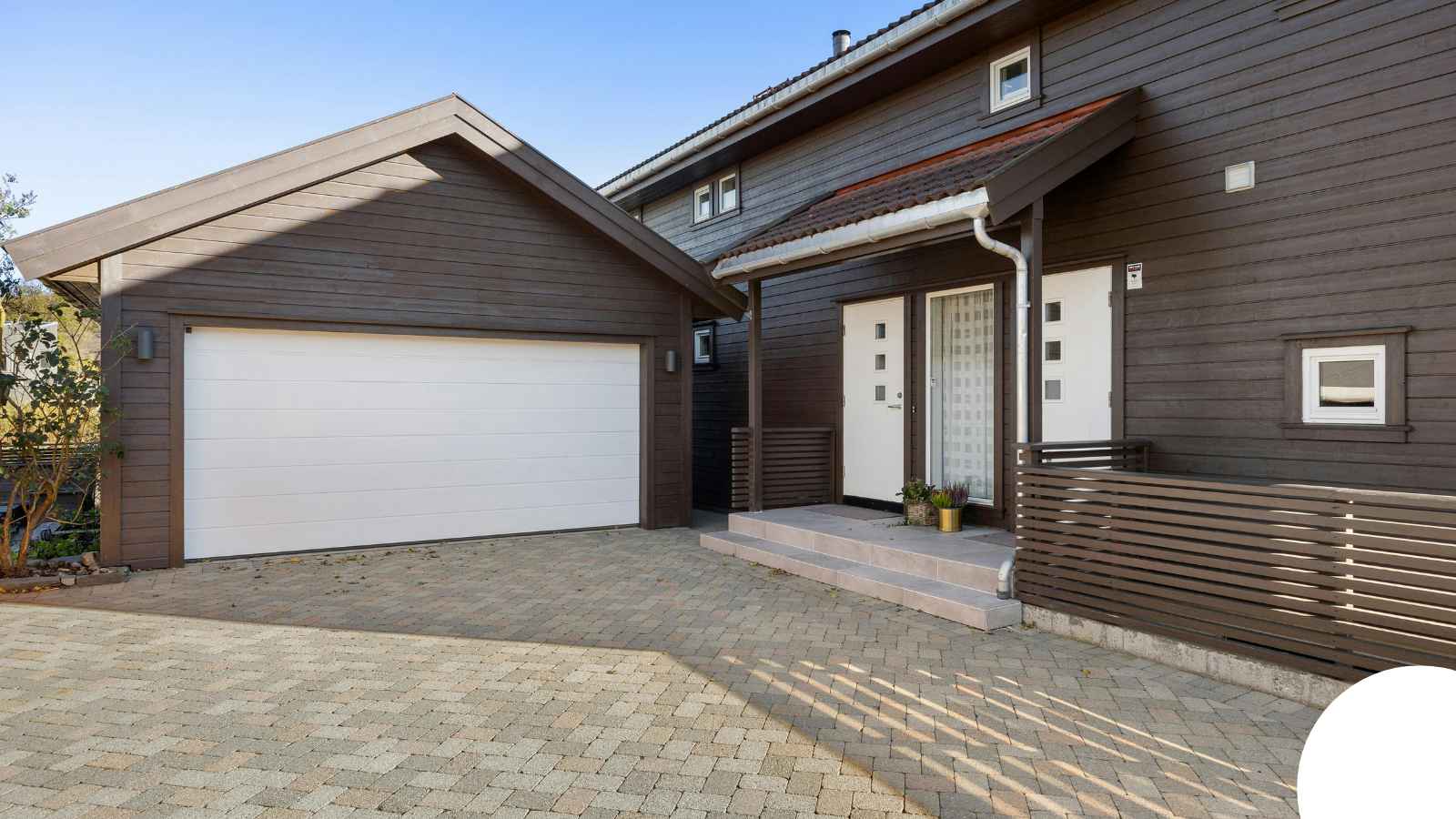 Garage Door in Dallas, TX — John Circuit Board Repair Dallas